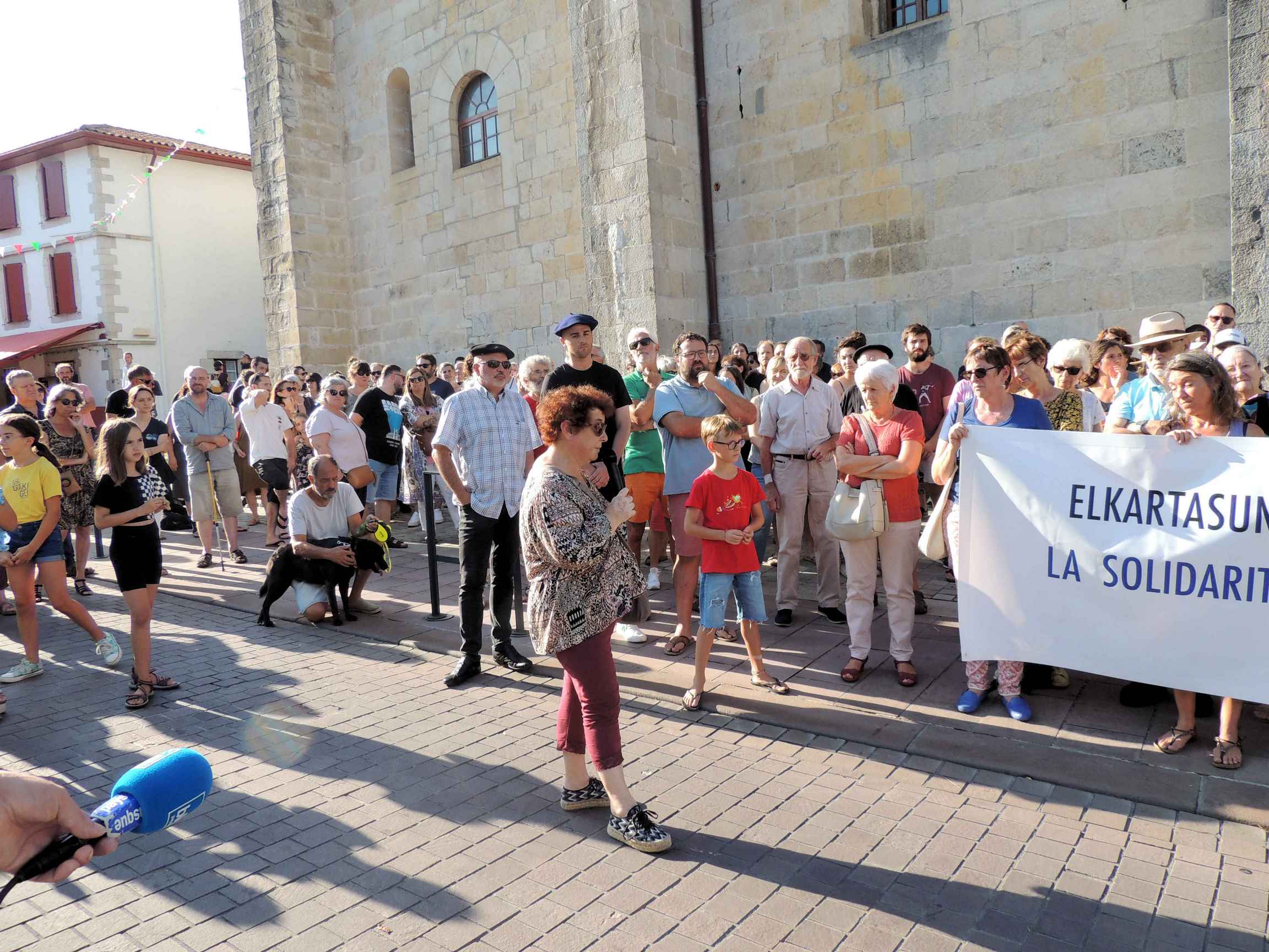 <br />
<b>Notice</b>:  Undefined variable: titre in <b>/var/www/vhosts/bidasoa-etorkinekin.org/httpdocs/views/urrugne.view.php</b> on line <b>28</b><br />
